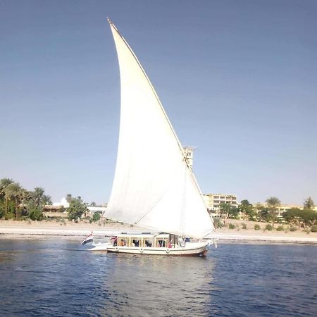 Nile Felucca Adventure Hotel Aswan Bagian luar foto