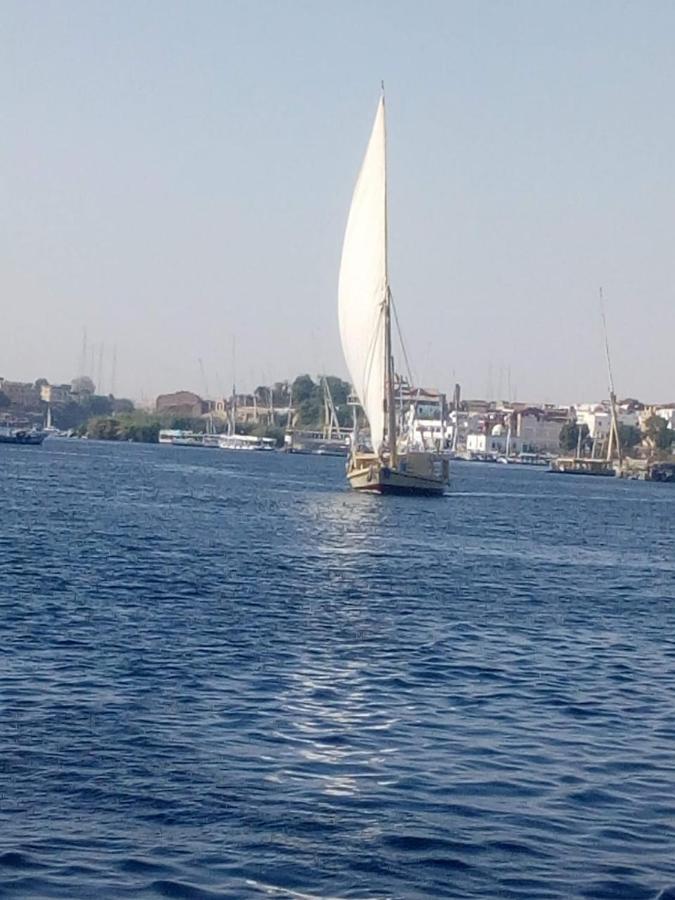 Nile Felucca Adventure Hotel Aswan Bagian luar foto