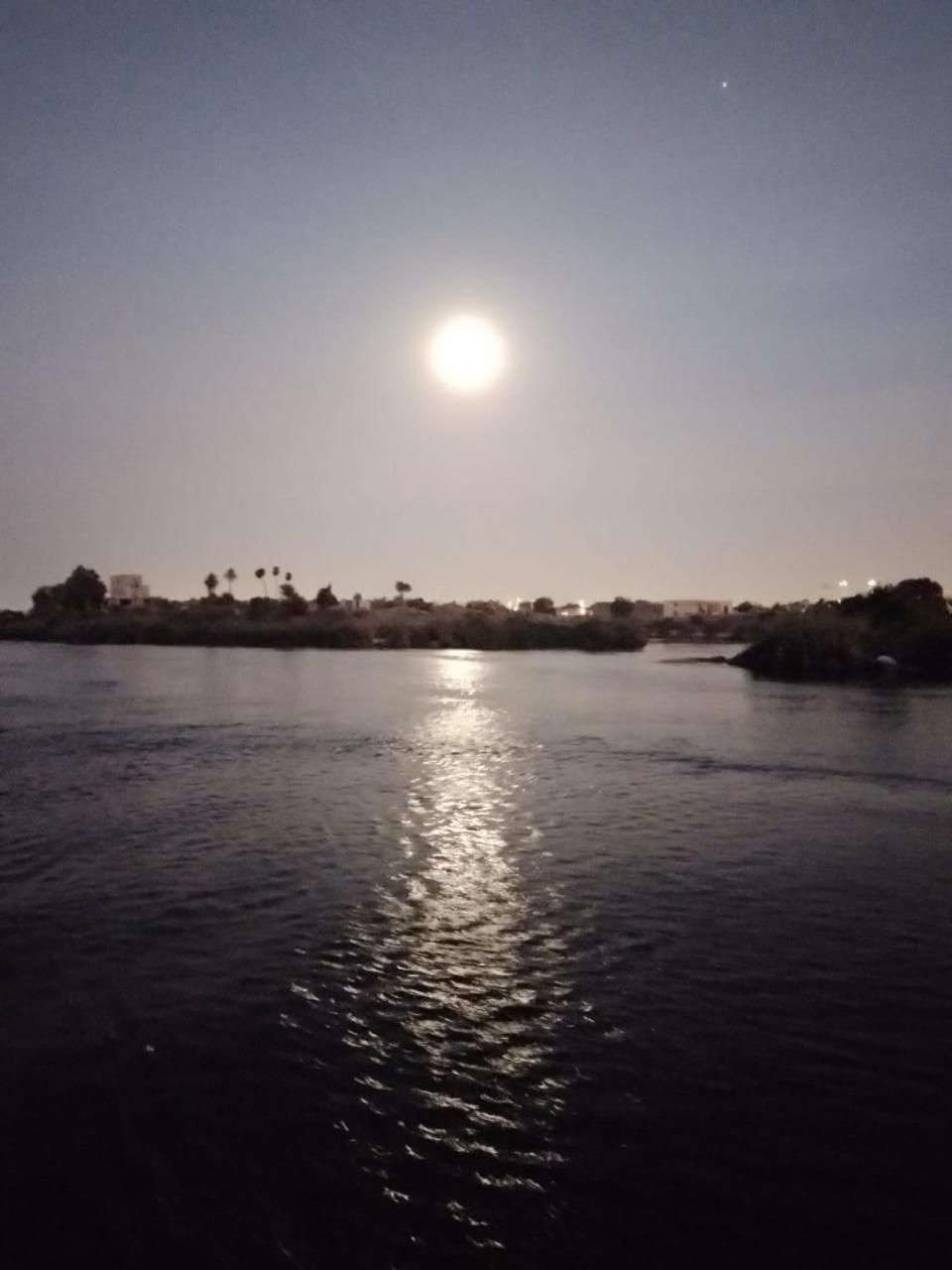Nile Felucca Adventure Hotel Aswan Bagian luar foto