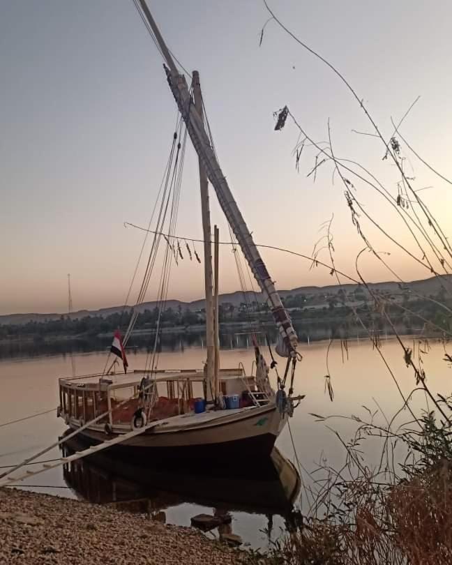 Nile Felucca Adventure Hotel Aswan Bagian luar foto
