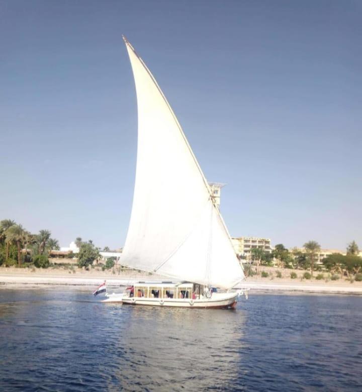 Nile Felucca Adventure Hotel Aswan Bagian luar foto