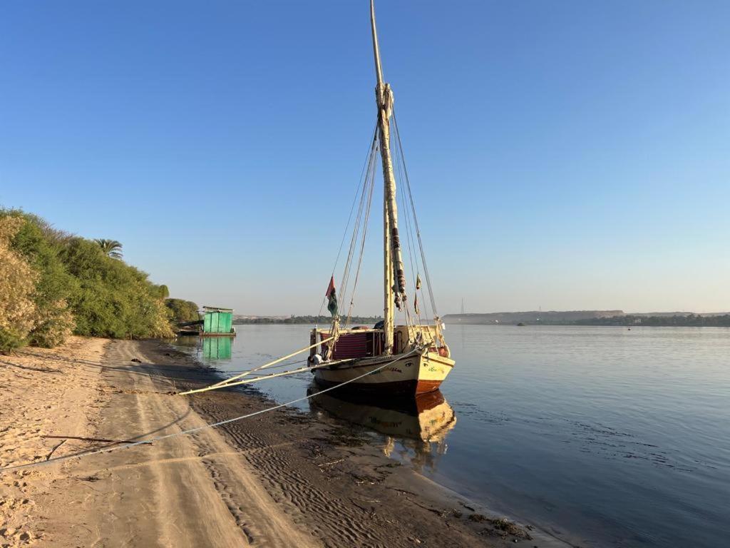 Nile Felucca Adventure Hotel Aswan Bagian luar foto