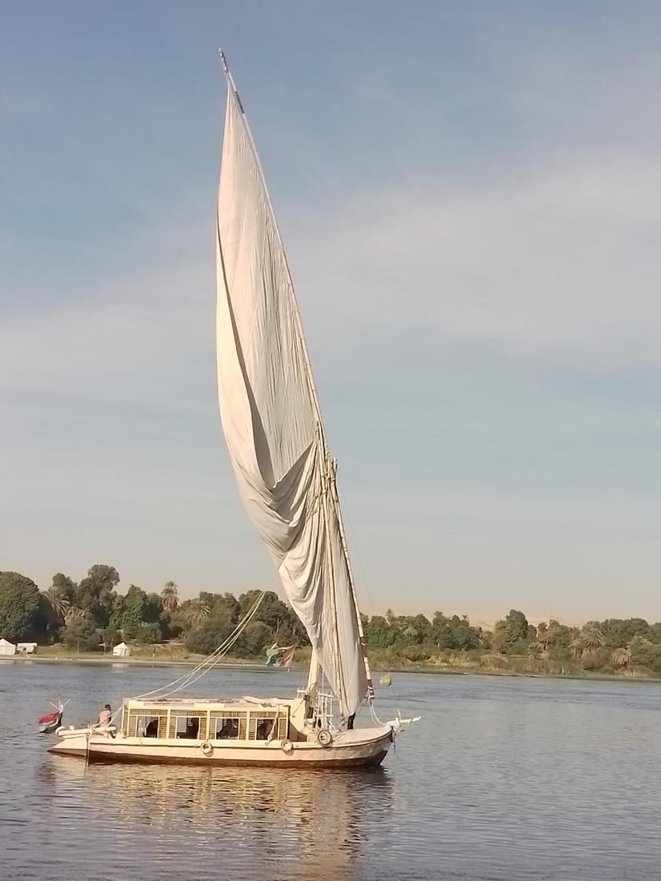Nile Felucca Adventure Hotel Aswan Bagian luar foto